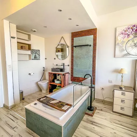 La Barquita Apartment *